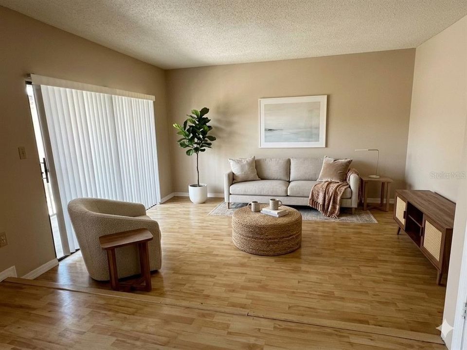 For Sale: $139,900 (2 beds, 2 baths, 1085 Square Feet)