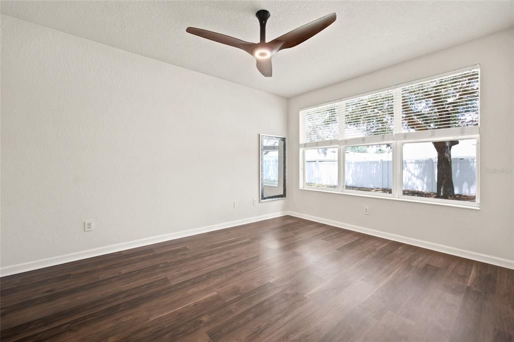 For Sale: $199,900 (2 beds, 2 baths, 1490 Square Feet)