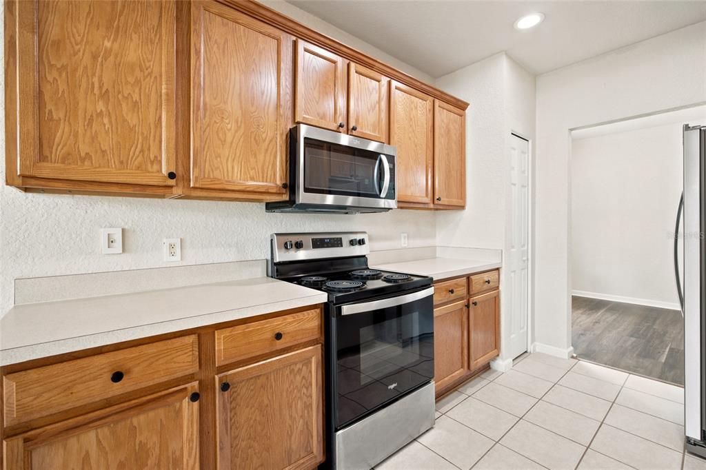 For Sale: $199,900 (2 beds, 2 baths, 1490 Square Feet)