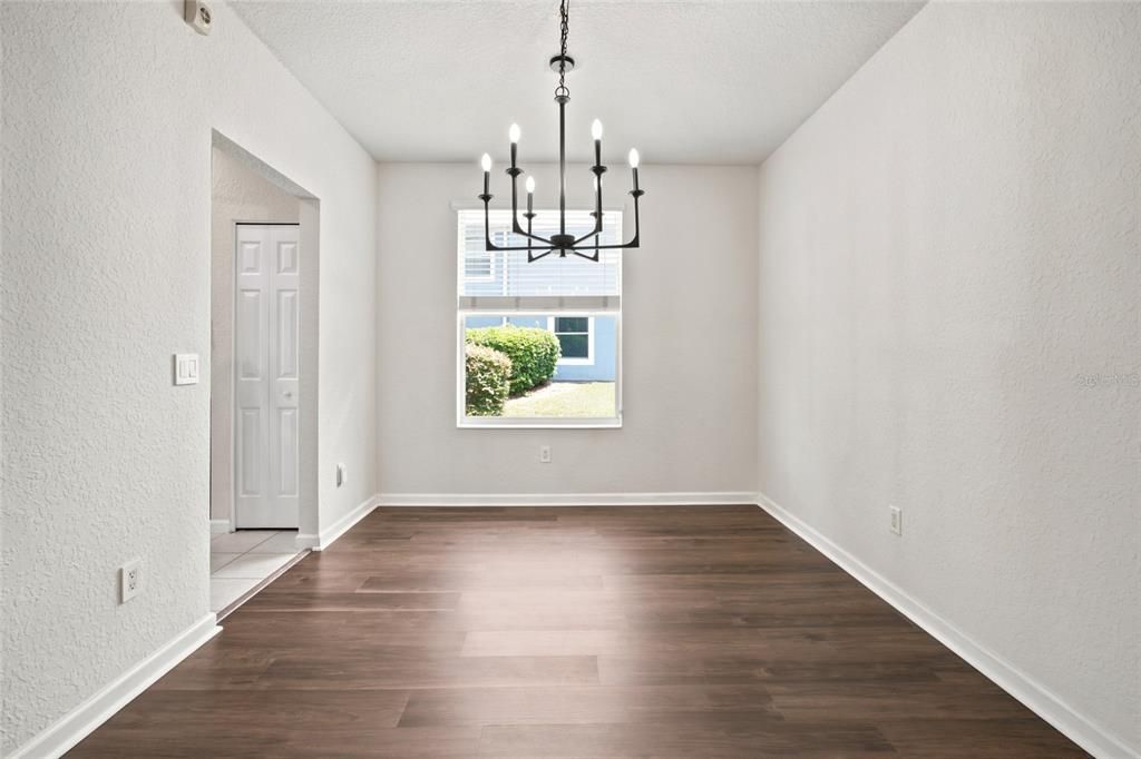 For Sale: $199,900 (2 beds, 2 baths, 1490 Square Feet)