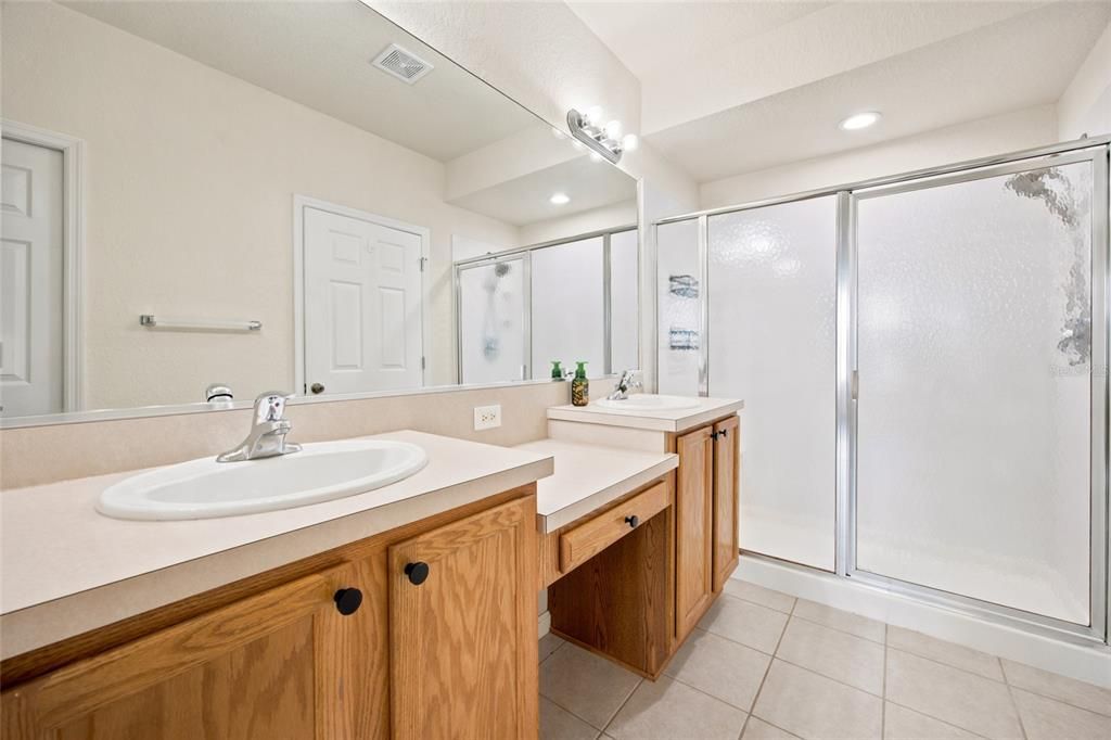 For Sale: $199,900 (2 beds, 2 baths, 1490 Square Feet)