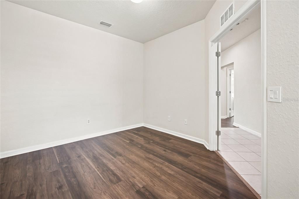 For Sale: $199,900 (2 beds, 2 baths, 1490 Square Feet)