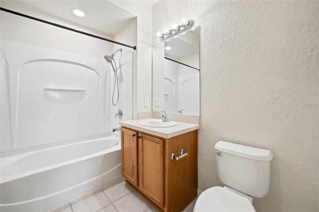 For Sale: $199,900 (2 beds, 2 baths, 1490 Square Feet)