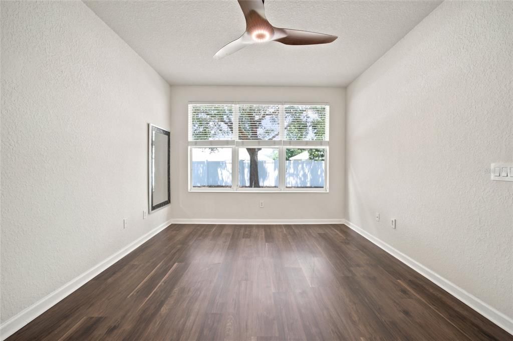 For Sale: $199,900 (2 beds, 2 baths, 1490 Square Feet)