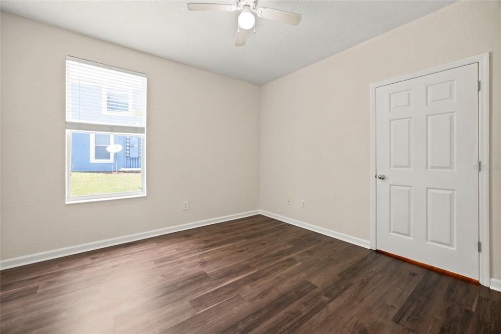 For Sale: $199,900 (2 beds, 2 baths, 1490 Square Feet)
