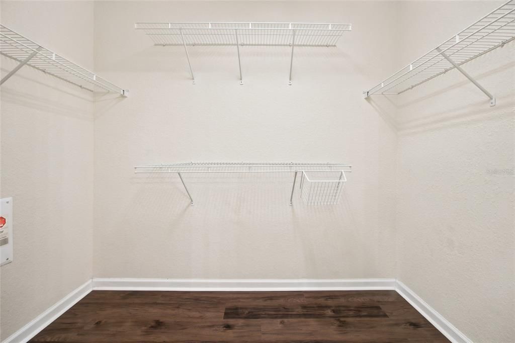 For Sale: $199,900 (2 beds, 2 baths, 1490 Square Feet)