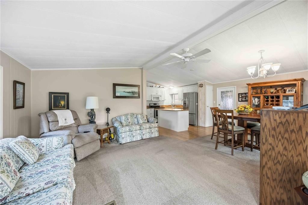 En Venta: $249,900 (2 camas, 2 baños, 1289 Pies cuadrados)
