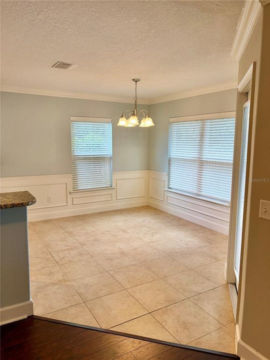 En Venta: $289,500 (3 camas, 2 baños, 1525 Pies cuadrados)