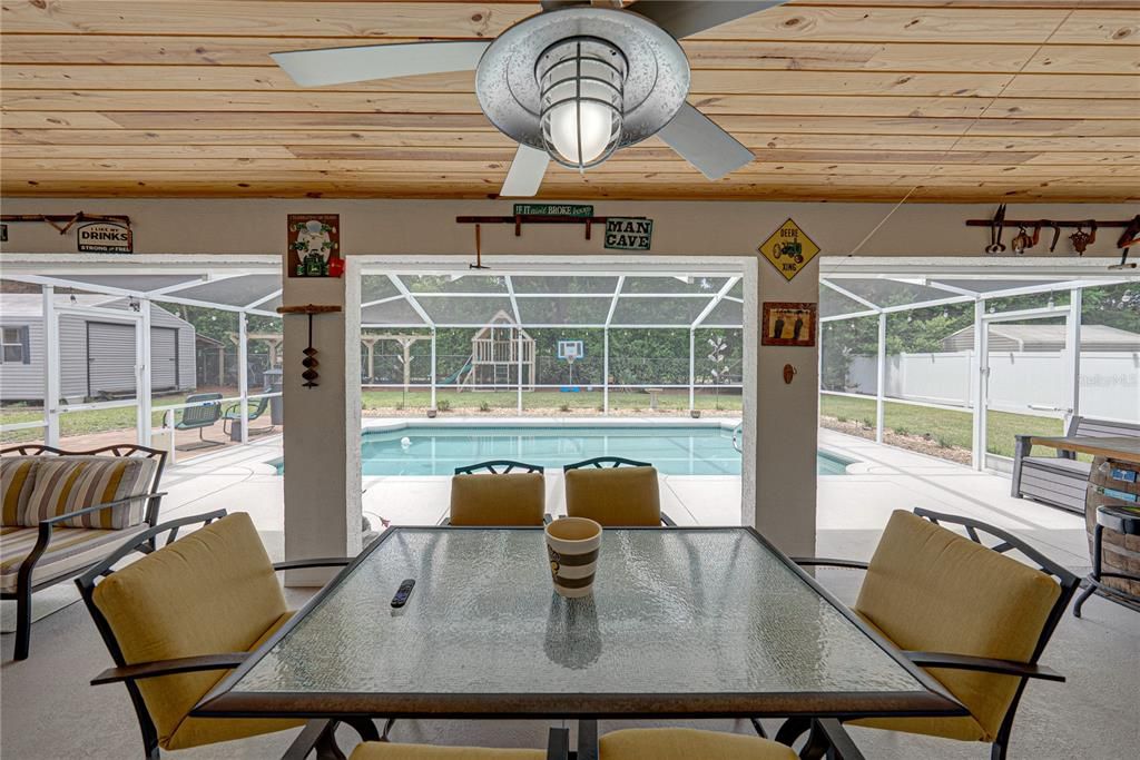 Activo con contrato: $454,900 (3 camas, 2 baños, 2203 Pies cuadrados)