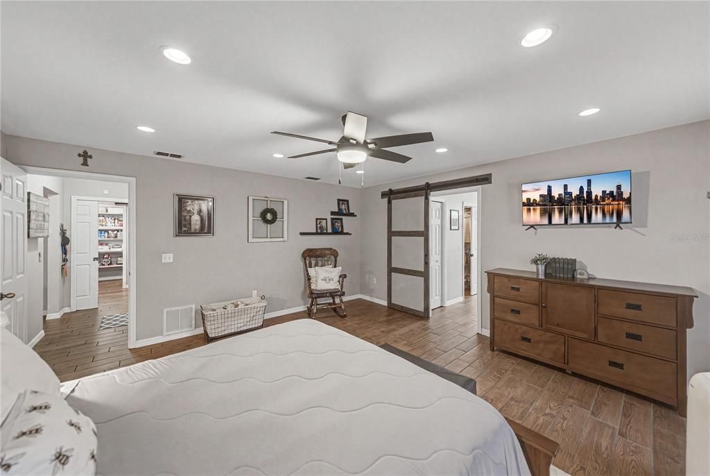 Activo con contrato: $454,900 (3 camas, 2 baños, 2203 Pies cuadrados)
