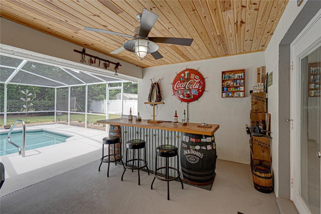Activo con contrato: $454,900 (3 camas, 2 baños, 2203 Pies cuadrados)