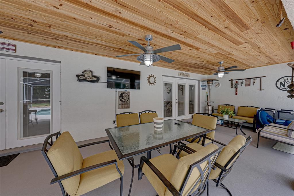 Activo con contrato: $454,900 (3 camas, 2 baños, 2203 Pies cuadrados)