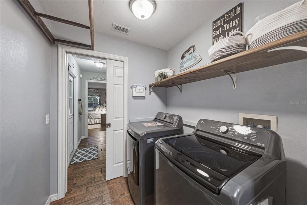 Activo con contrato: $454,900 (3 camas, 2 baños, 2203 Pies cuadrados)