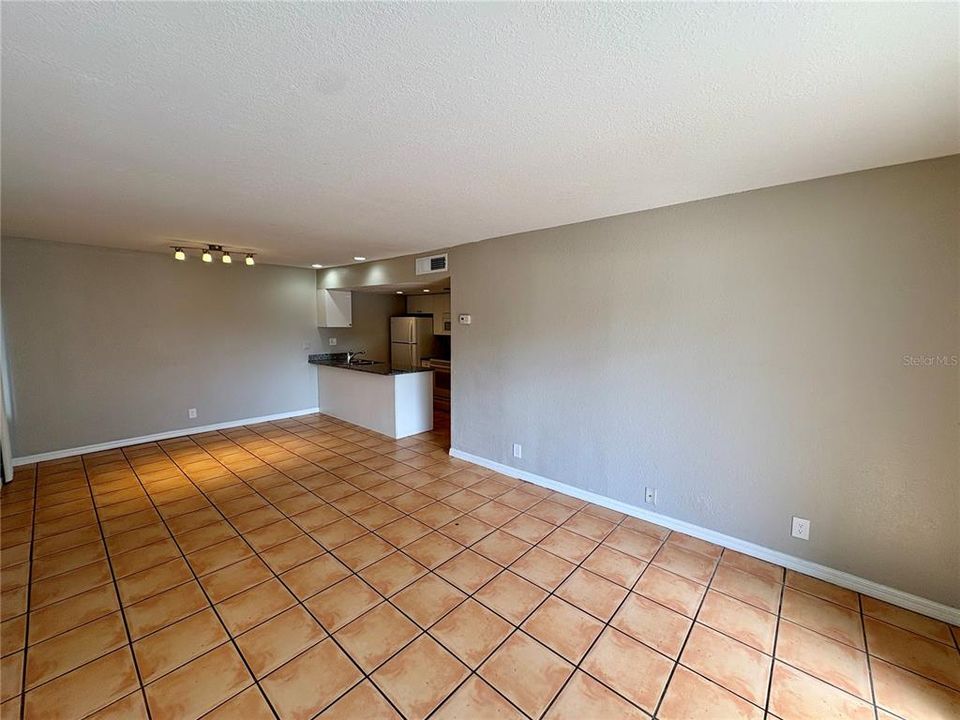 For Rent: $1,475 (2 beds, 2 baths, 850 Square Feet)