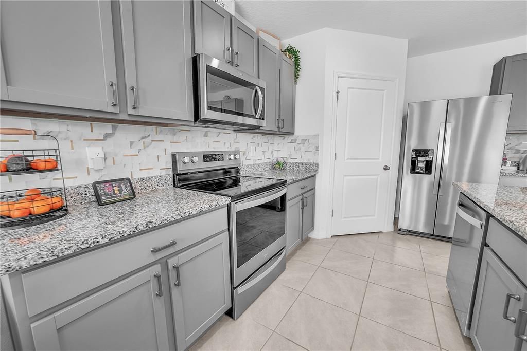 For Sale: $545,990 (5 beds, 3 baths, 2605 Square Feet)