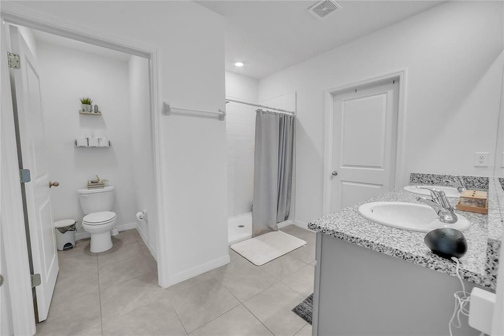 For Sale: $545,990 (5 beds, 3 baths, 2605 Square Feet)