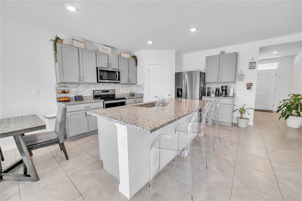 For Sale: $545,990 (5 beds, 3 baths, 2605 Square Feet)