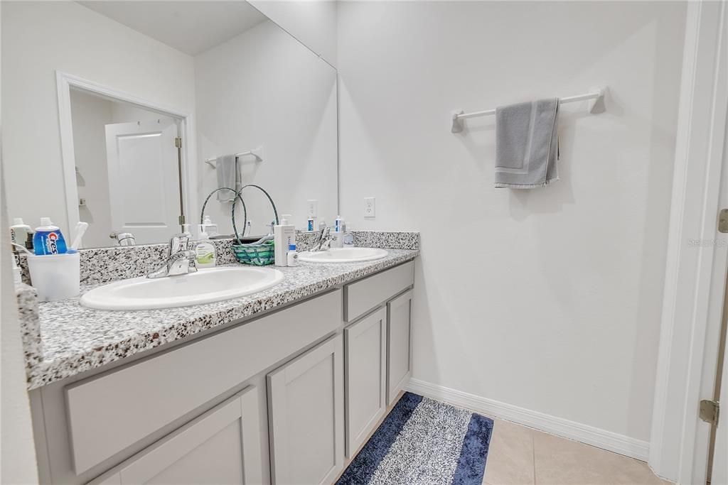 For Sale: $545,990 (5 beds, 3 baths, 2605 Square Feet)
