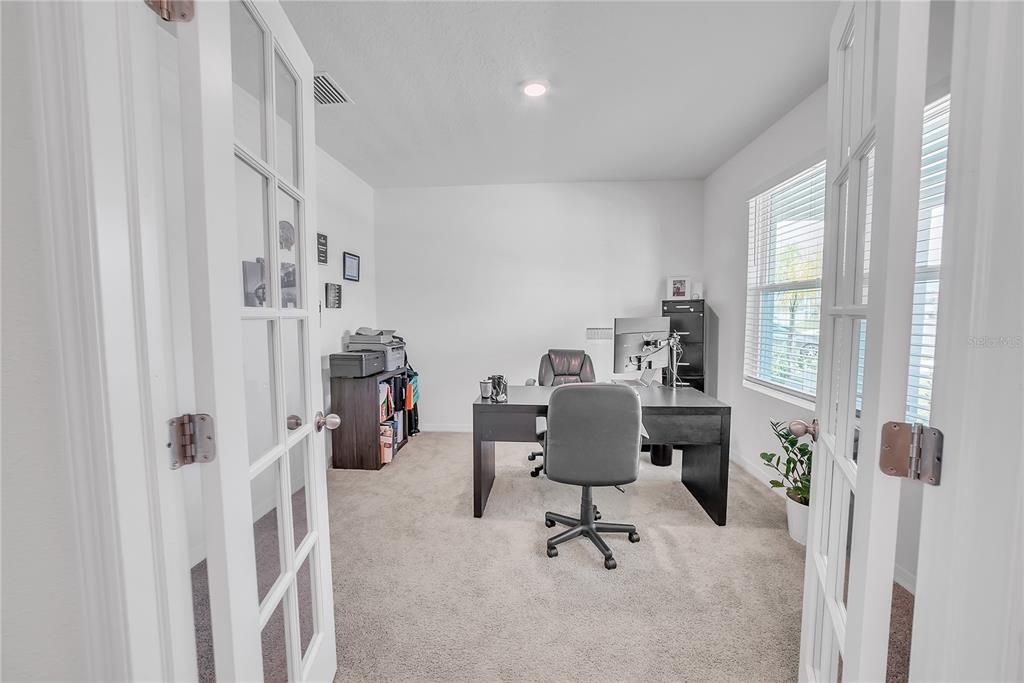 For Sale: $545,990 (5 beds, 3 baths, 2605 Square Feet)