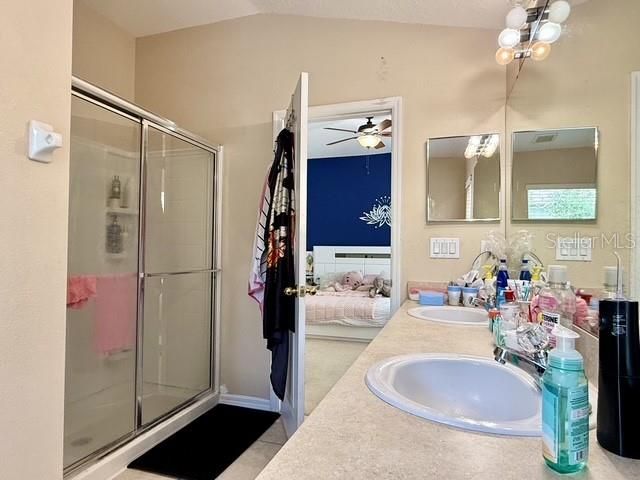 En Venta: $334,000 (3 camas, 2 baños, 1614 Pies cuadrados)