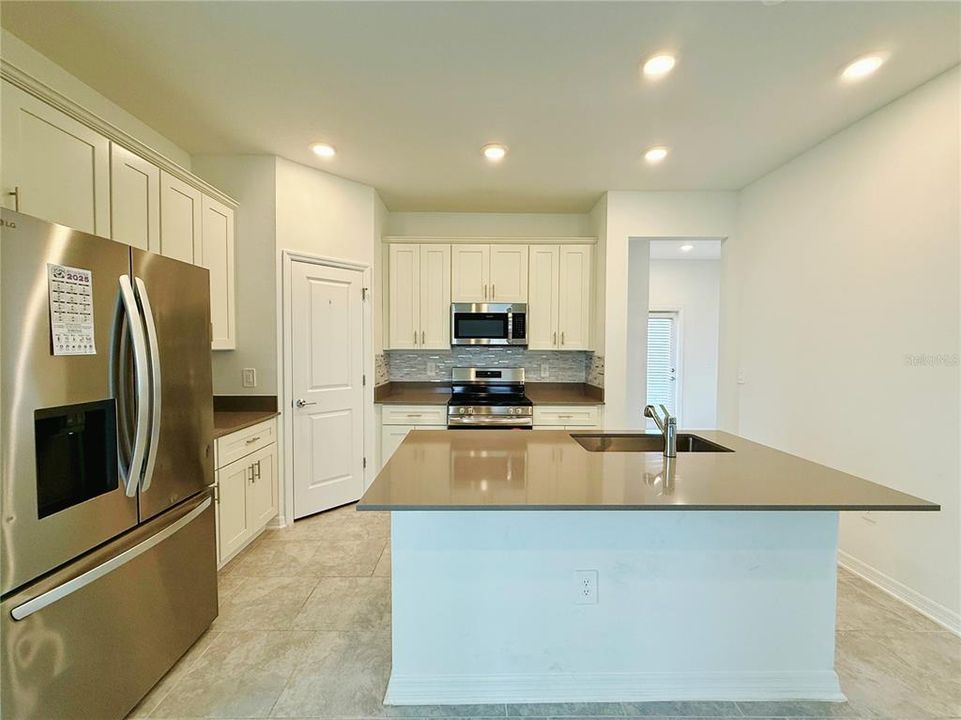 For Rent: $2,550 (4 beds, 3 baths, 2030 Square Feet)