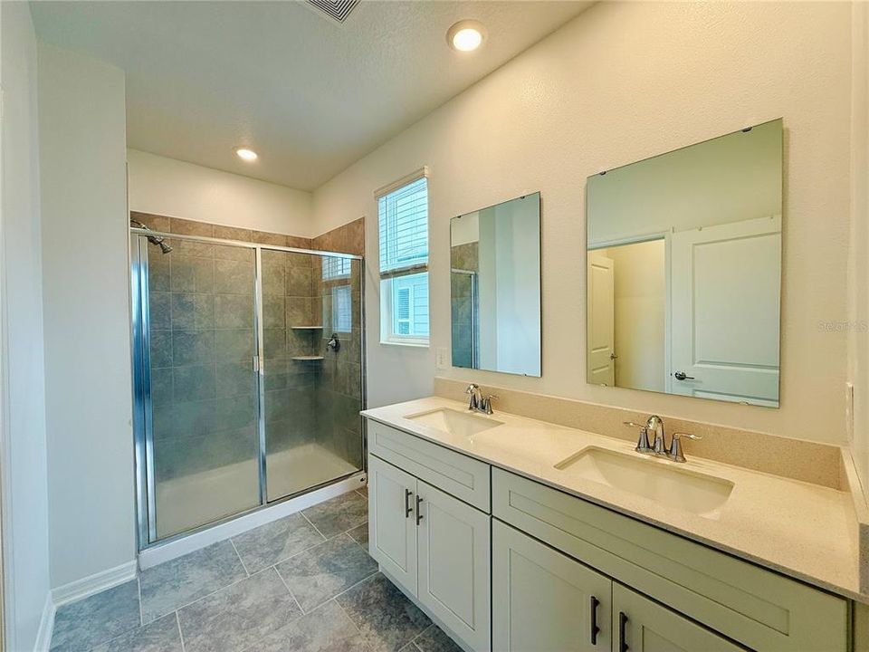 For Rent: $2,550 (4 beds, 3 baths, 2030 Square Feet)