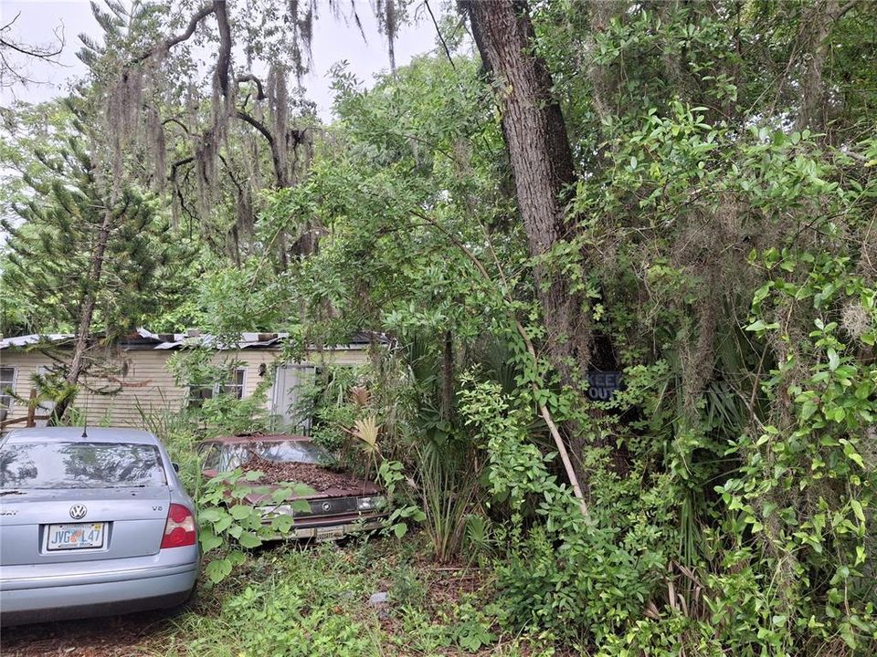 For Sale: $59,900 (1 beds, 1 baths, 396 Square Feet)