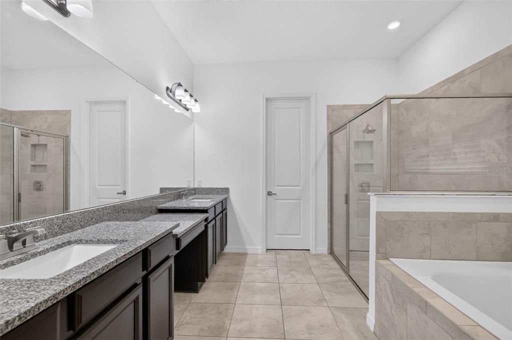 En Venta: $815,000 (3 camas, 2 baños, 2513 Pies cuadrados)