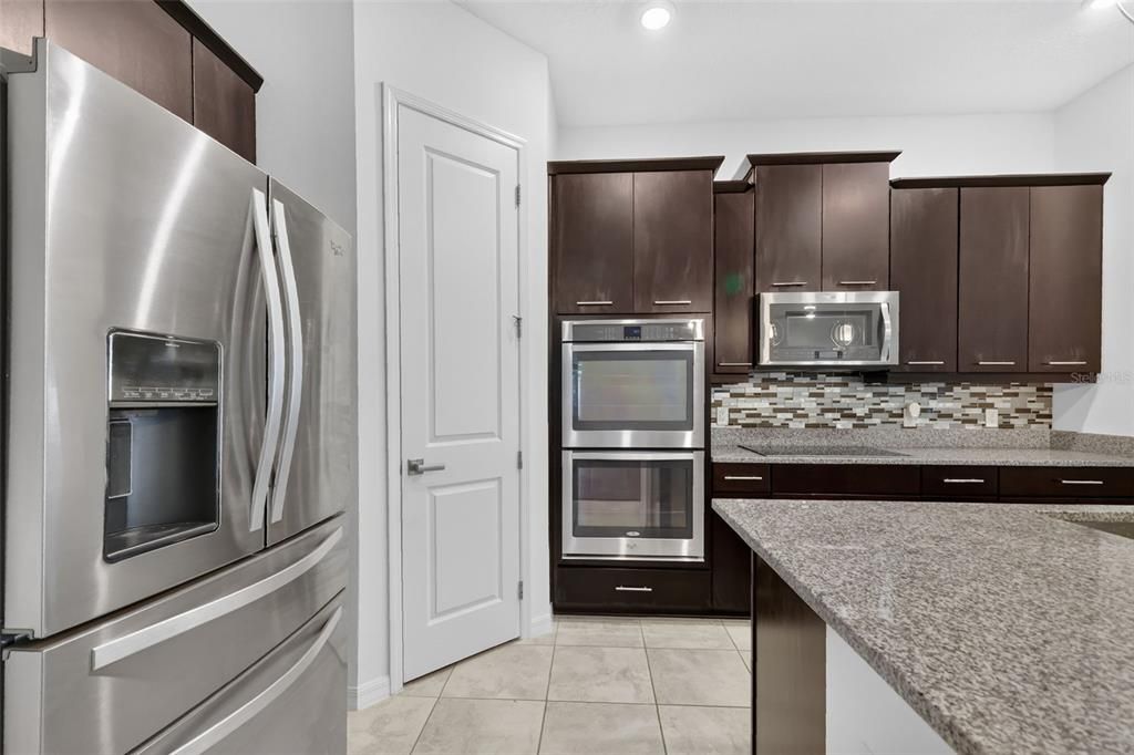 En Venta: $815,000 (3 camas, 2 baños, 2513 Pies cuadrados)