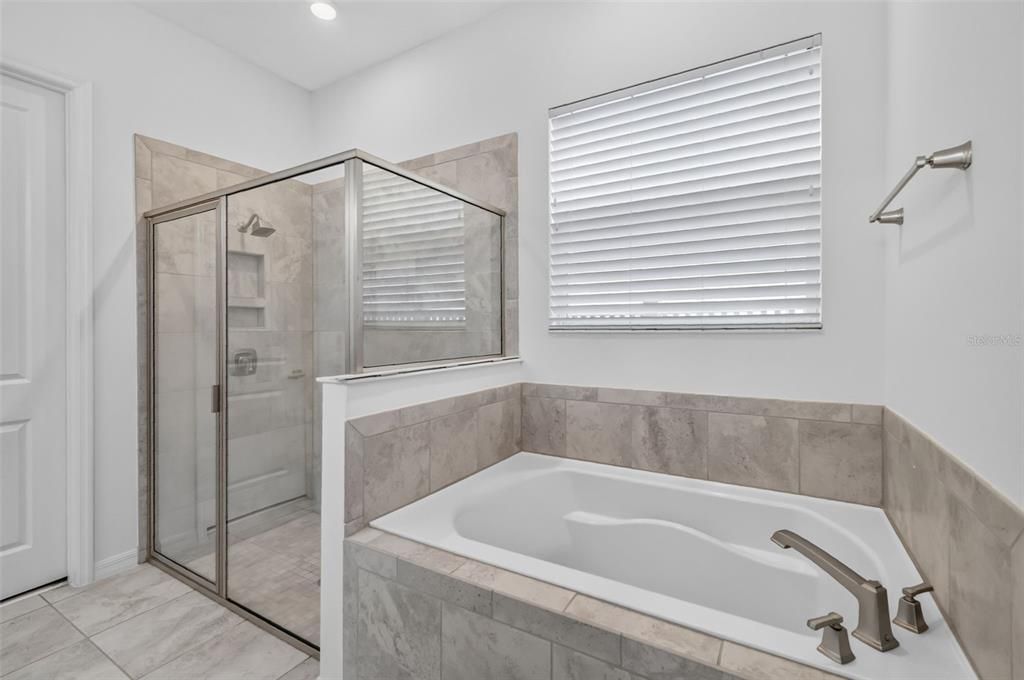 En Venta: $815,000 (3 camas, 2 baños, 2513 Pies cuadrados)