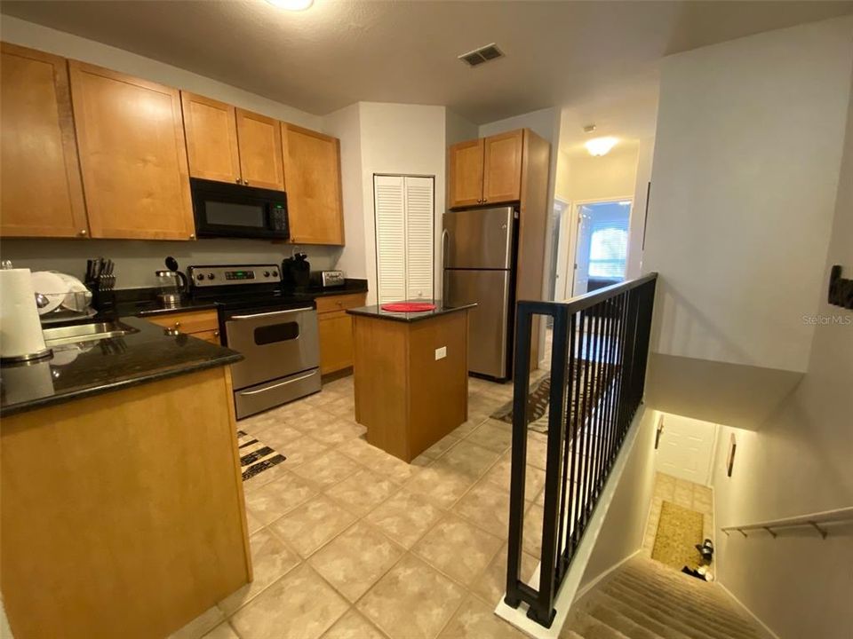 В аренду: $2,300 (3 спален, 3 ванн, 1335 Квадратных фут)