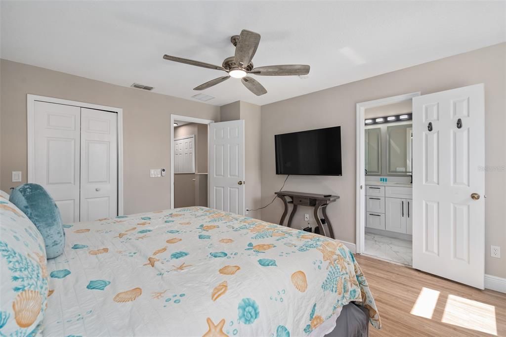 En Venta: $325,000 (3 camas, 2 baños, 1468 Pies cuadrados)