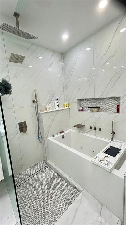 For Rent: $2,300 (3 beds, 2 baths, 1652 Square Feet)