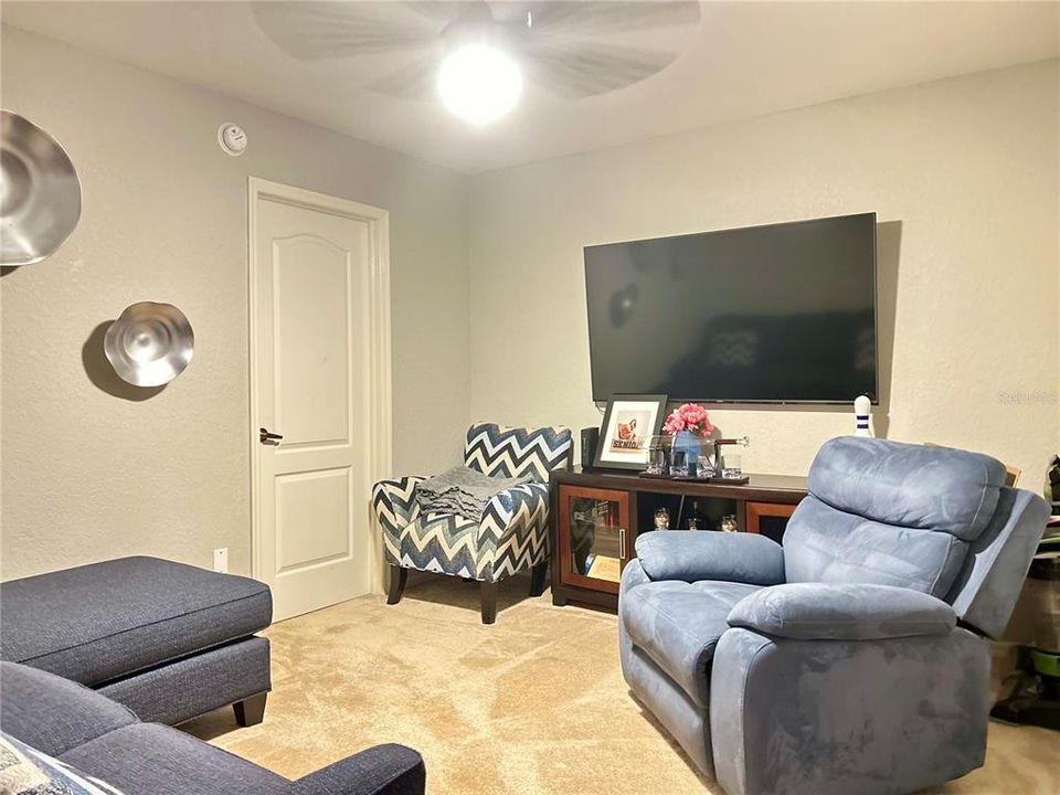 For Rent: $2,300 (3 beds, 2 baths, 1652 Square Feet)