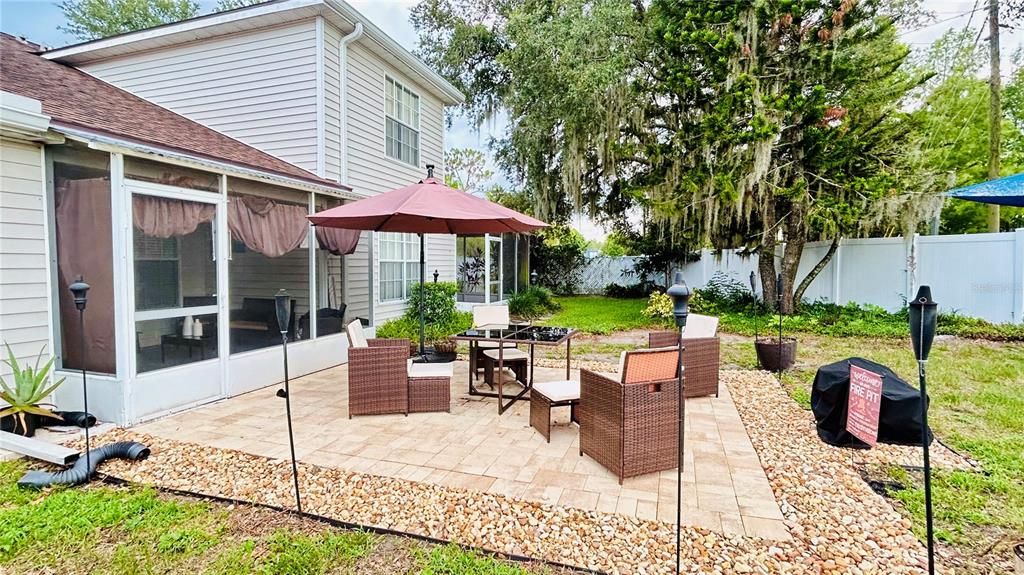 For Rent: $2,300 (3 beds, 2 baths, 1652 Square Feet)