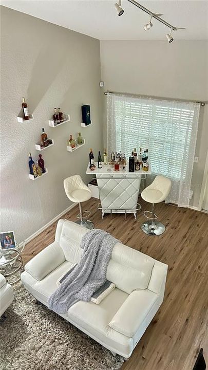 For Rent: $2,300 (3 beds, 2 baths, 1652 Square Feet)