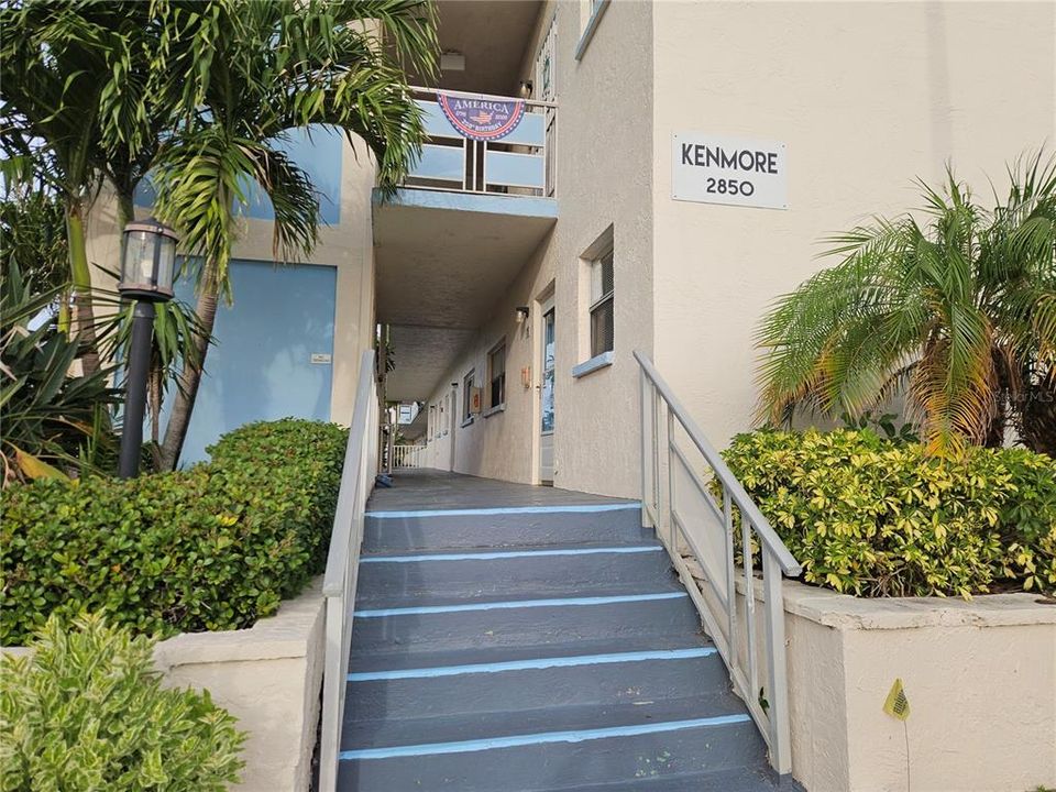 На продажу: $145,000 (2 спален, 2 ванн, 1250 Квадратных фут)