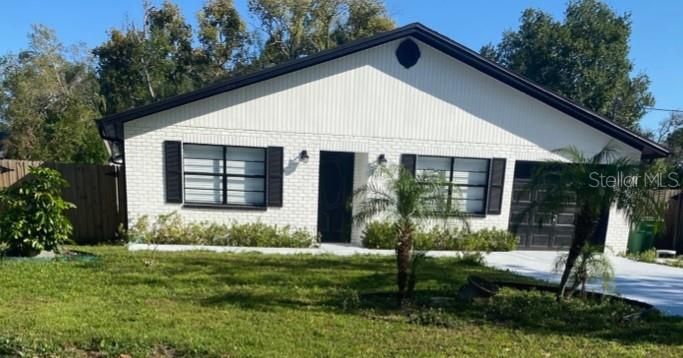 For Rent: $2,585 (4 beds, 2 baths, 1556 Square Feet)