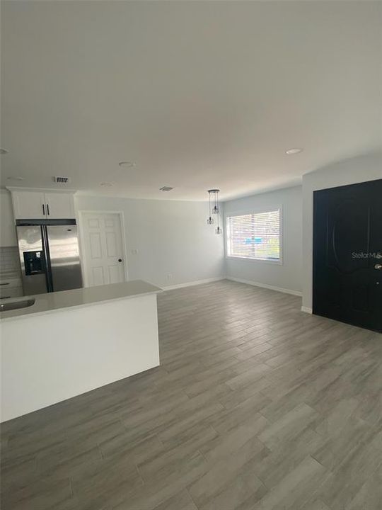 For Rent: $2,585 (4 beds, 2 baths, 1556 Square Feet)