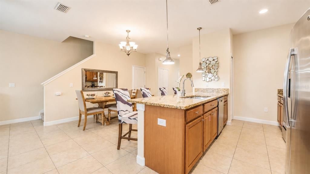 En Venta: $498,500 (5 camas, 4 baños, 2128 Pies cuadrados)