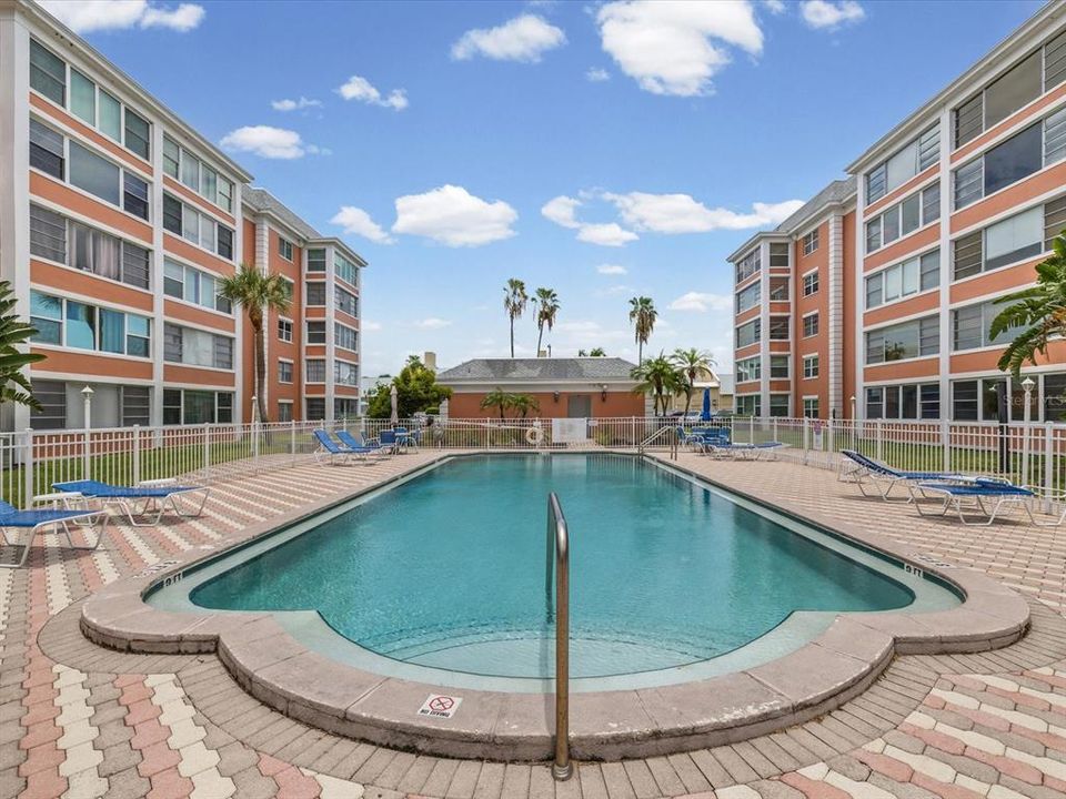En Venta: $160,000 (2 camas, 2 baños, 1050 Pies cuadrados)