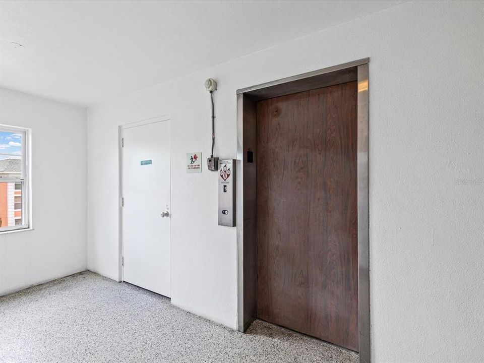 En Venta: $160,000 (2 camas, 2 baños, 1050 Pies cuadrados)