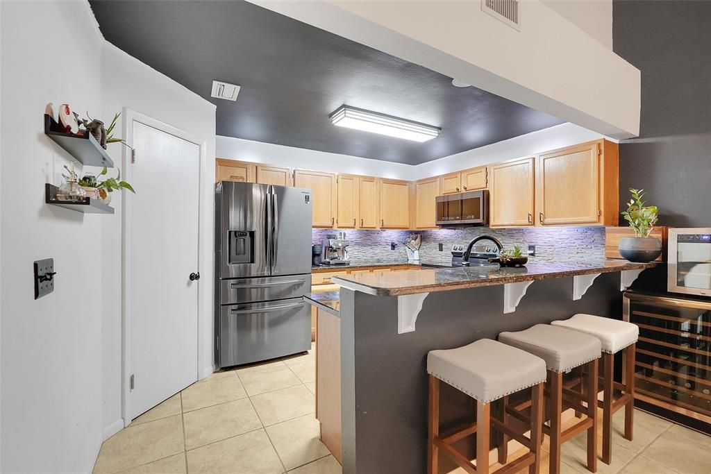 Activo con contrato: $375,000 (3 camas, 2 baños, 1650 Pies cuadrados)