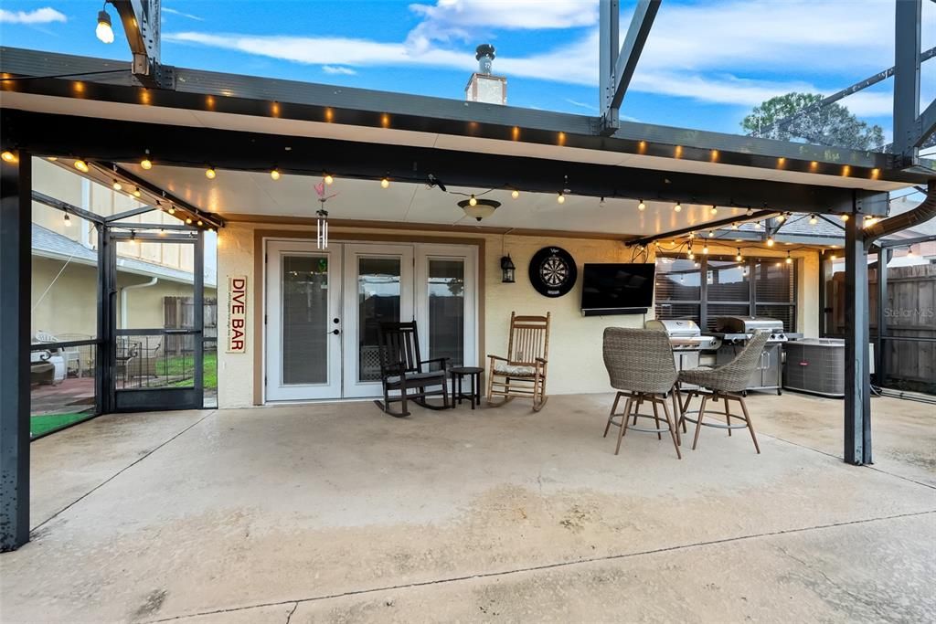 Activo con contrato: $375,000 (3 camas, 2 baños, 1650 Pies cuadrados)