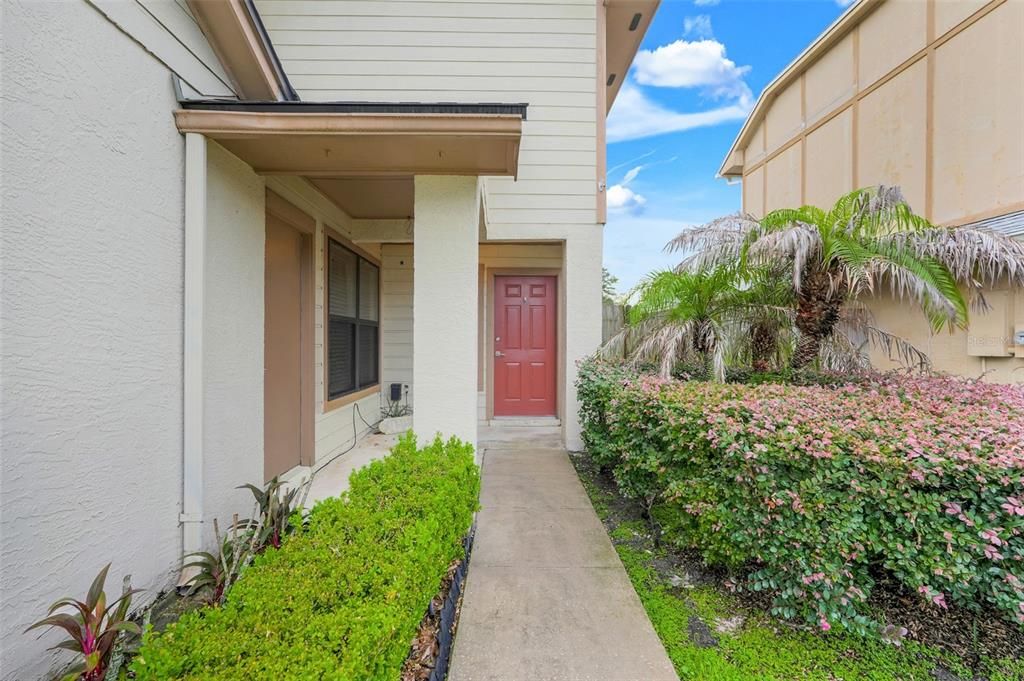 Activo con contrato: $375,000 (3 camas, 2 baños, 1650 Pies cuadrados)
