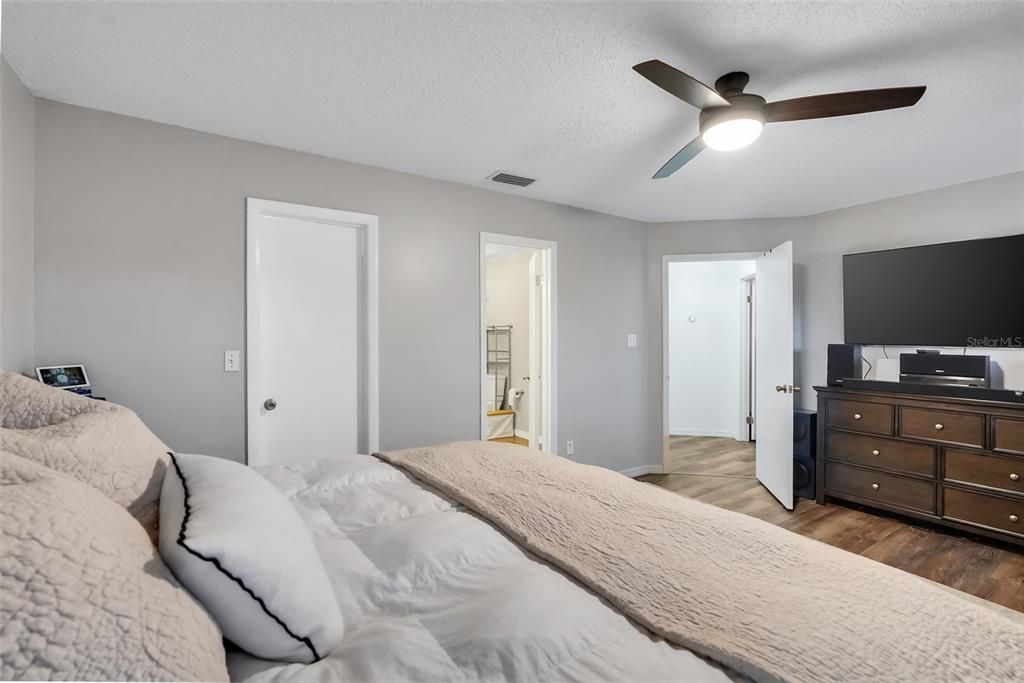Activo con contrato: $375,000 (3 camas, 2 baños, 1650 Pies cuadrados)