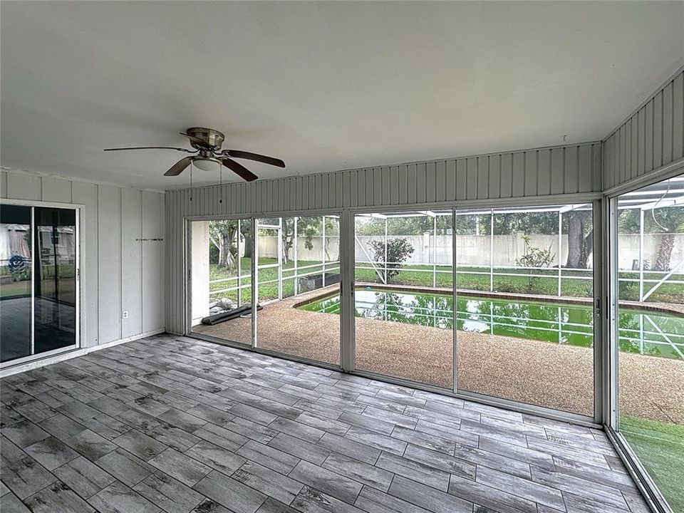 For Sale: $349,900 (3 beds, 2 baths, 1387 Square Feet)