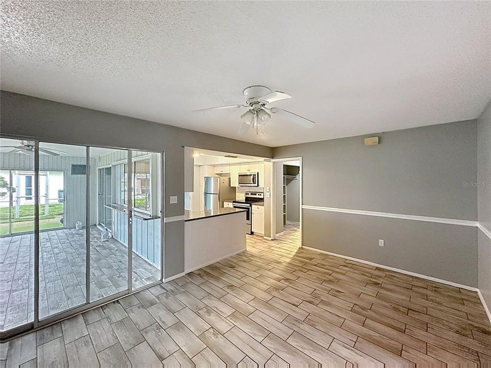 For Sale: $349,900 (3 beds, 2 baths, 1387 Square Feet)