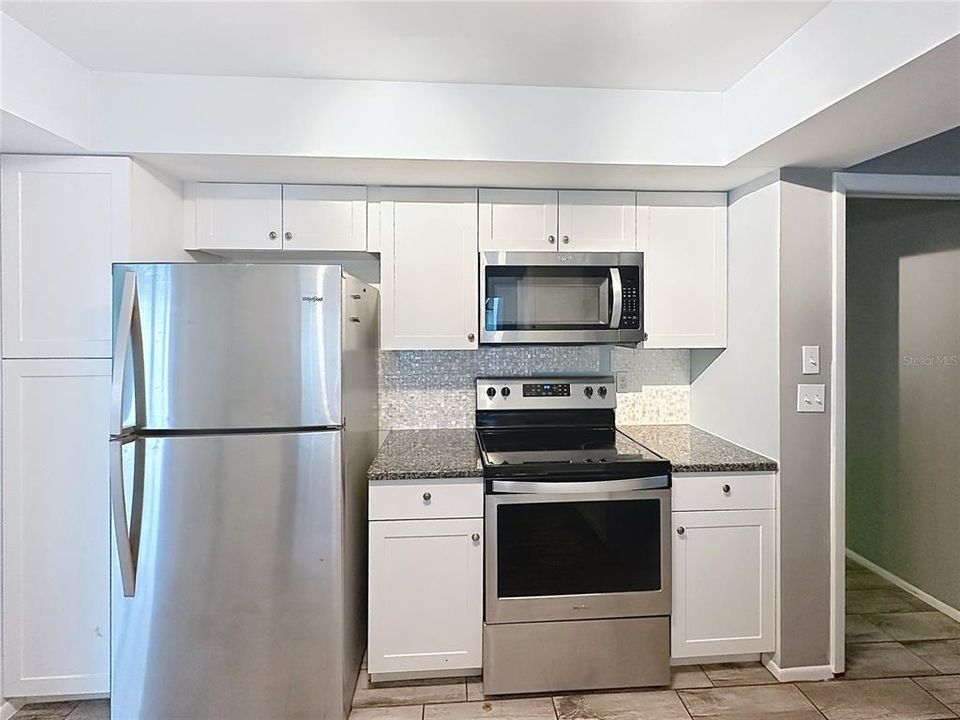 For Sale: $349,900 (3 beds, 2 baths, 1387 Square Feet)
