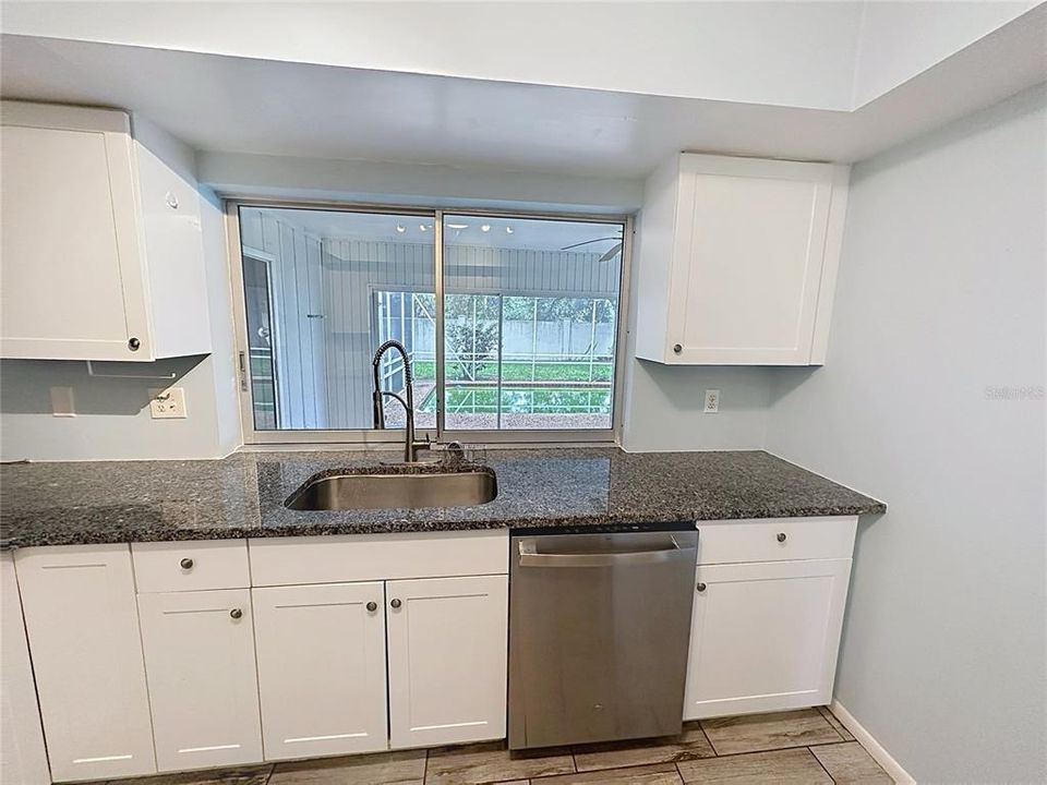 For Sale: $349,900 (3 beds, 2 baths, 1387 Square Feet)